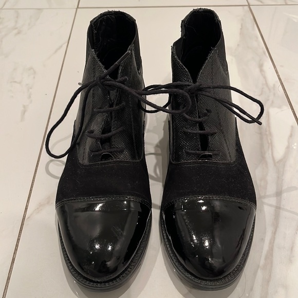 Women’s ankle boots - Picture 1 of 3